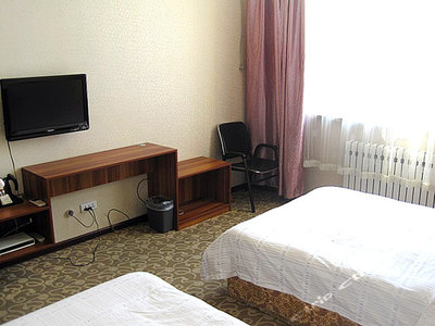 機(jī)場路龍鳳家園南門，繁華生活的優(yōu)質(zhì)選擇